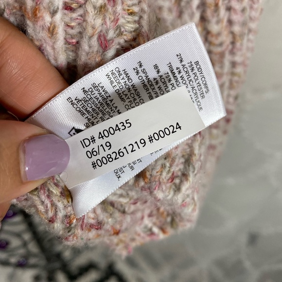 Express knit turtleneck pink sweater size XS - Picture 9 of 10